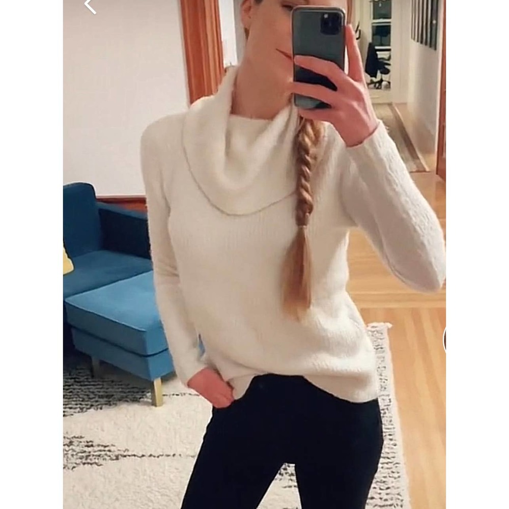 Abercrombie & Fitch Super Soft Fuzzy Knit Cowl Neck Sweater White XS / S